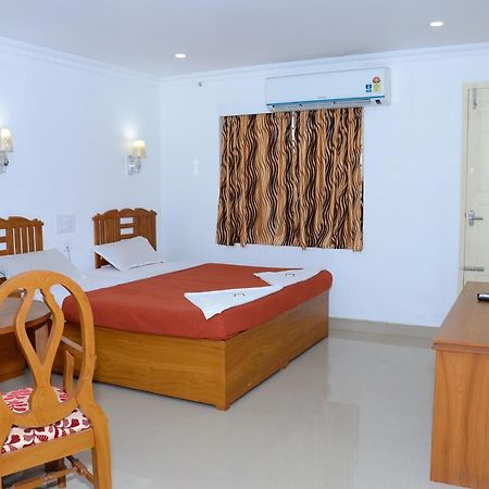 Princess Residency Hotel Nedumbassery Kamer foto